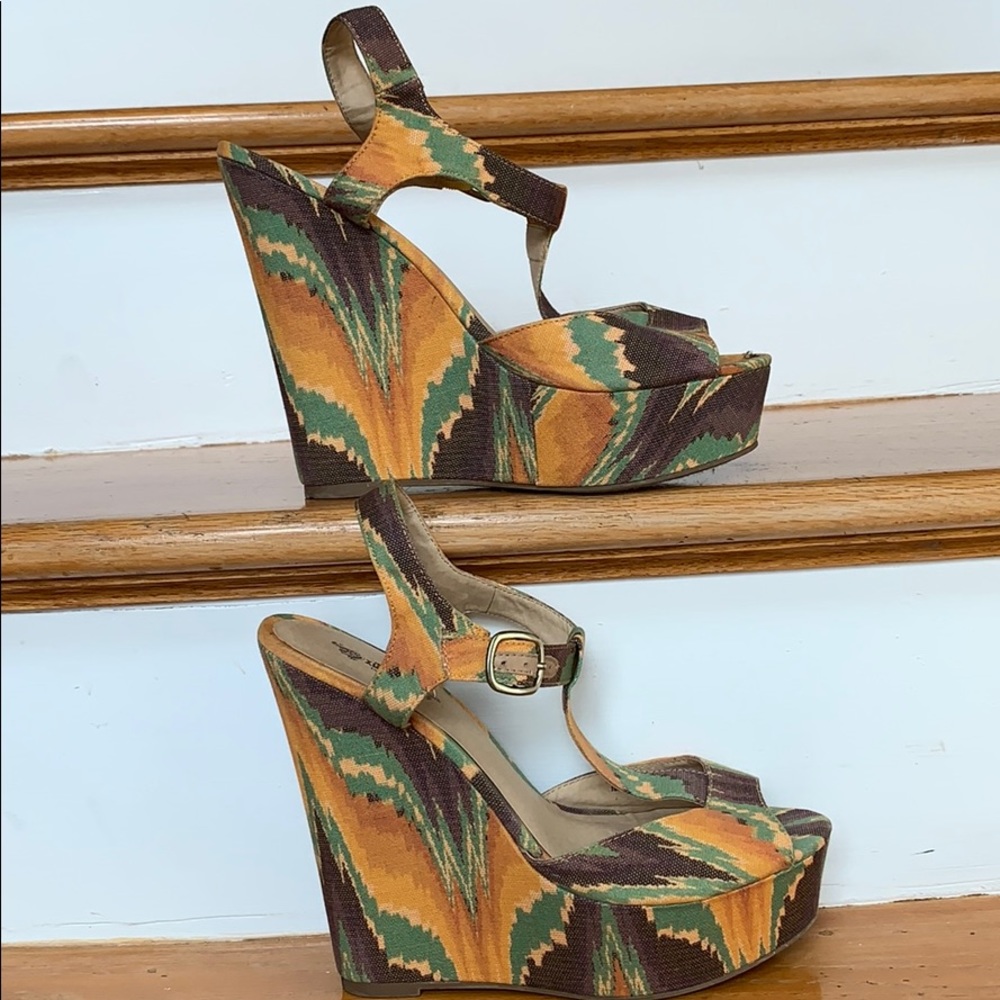 Nine West Vintage America collection Navajo wedges